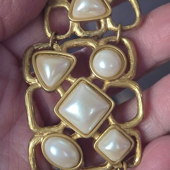 Vintage MCM Avon Women's Gold and White Jewellery - Picture 5 of 8